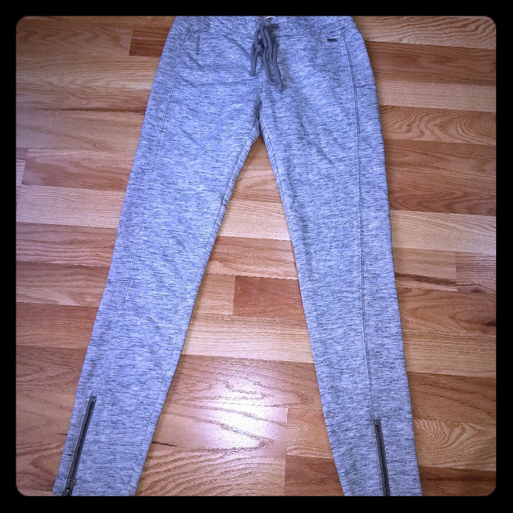 Hollister capri joggers